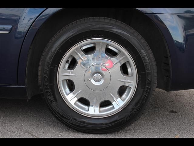 2005 Chrysler 300 SLT 25