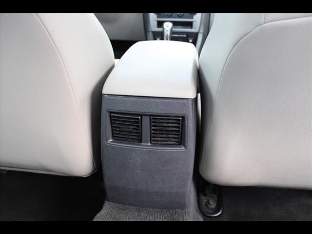 2005 Chrysler 300 SLT 25