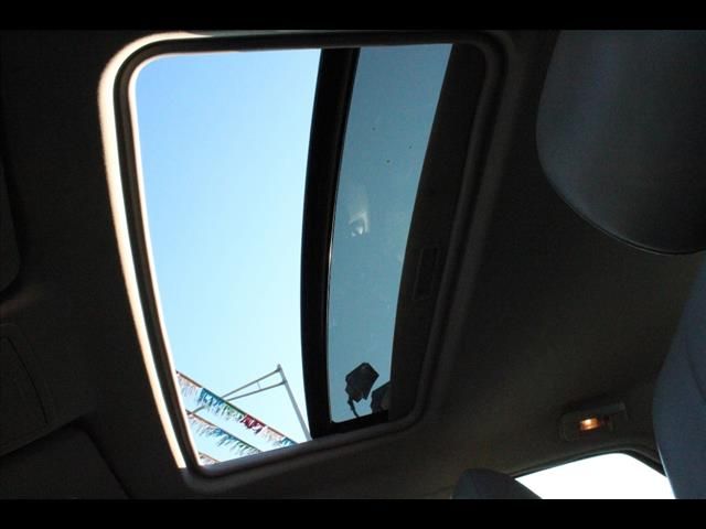 2005 Chrysler 300 SLT 25