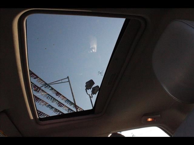 2005 Chrysler 300 SLT 25