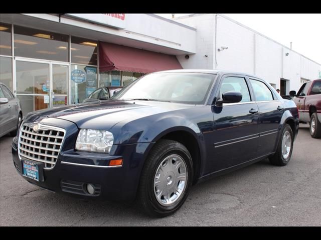 2005 Chrysler 300 SLT 25