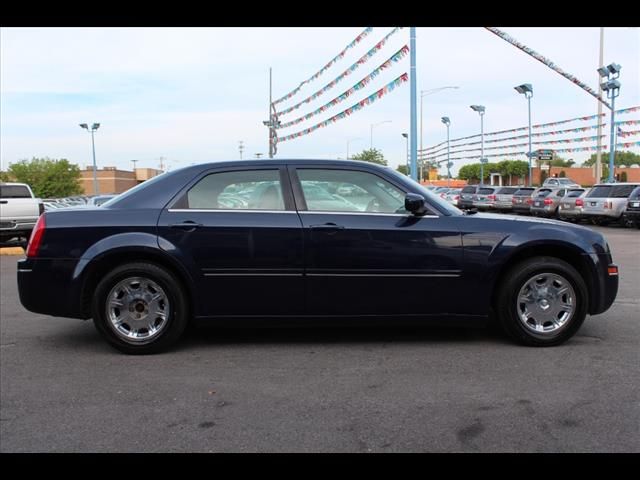 2005 Chrysler 300 SLT 25