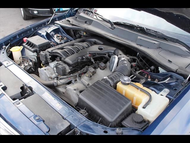 2005 Chrysler 300 SLT 25