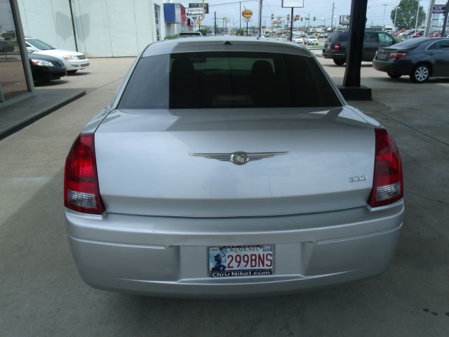 2006 Chrysler 300 Base
