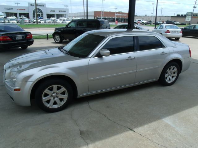 2006 Chrysler 300 Base