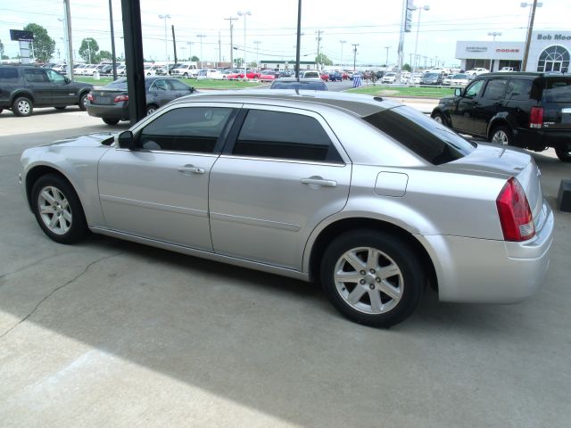 2006 Chrysler 300 Base
