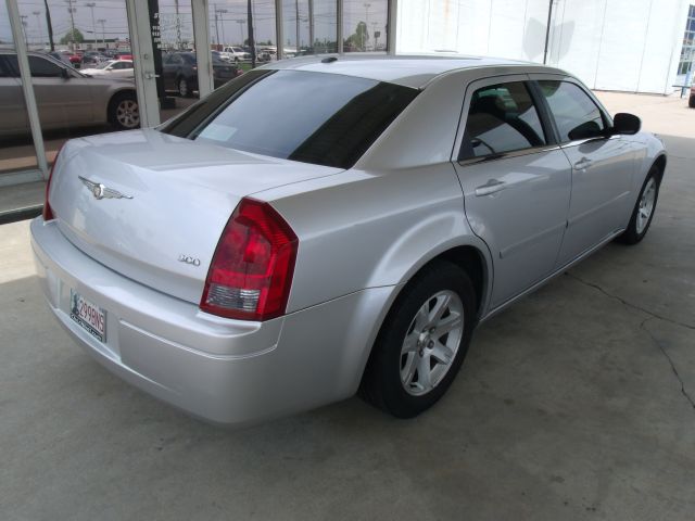 2006 Chrysler 300 Base