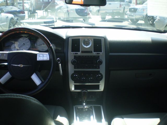 2006 Chrysler 300 Regular Cab