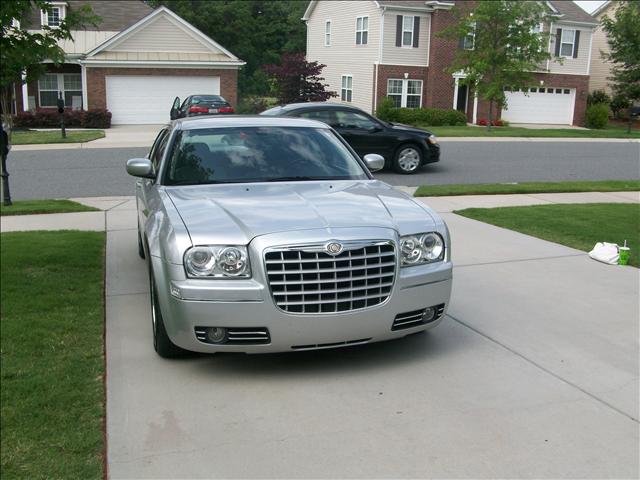 2006 Chrysler 300 SLT 25