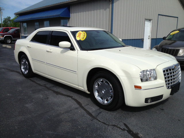2006 Chrysler 300 SLT 25