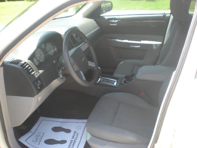 2006 Chrysler 300 Base