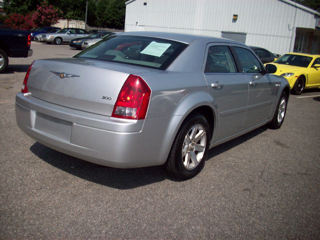 2006 Chrysler 300 Base