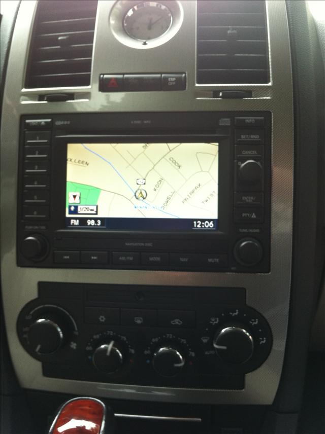 2006 Chrysler 300 SLT 25