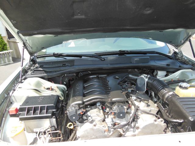 2006 Chrysler 300 Unknown