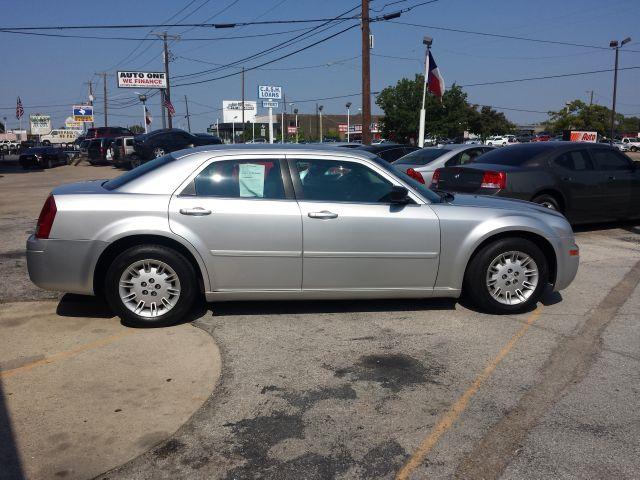 2006 Chrysler 300 Base