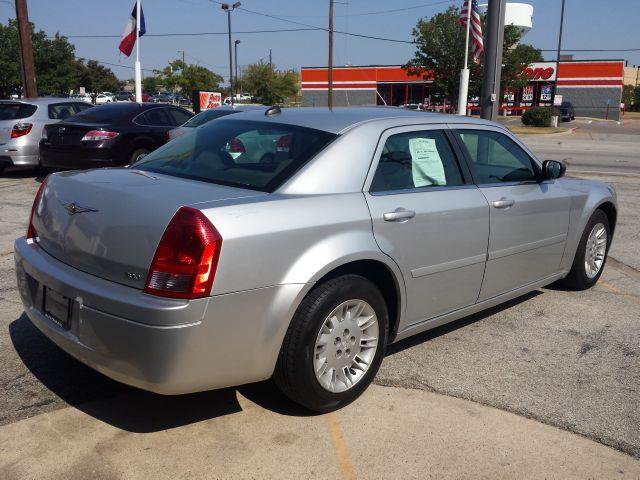 2006 Chrysler 300 Base