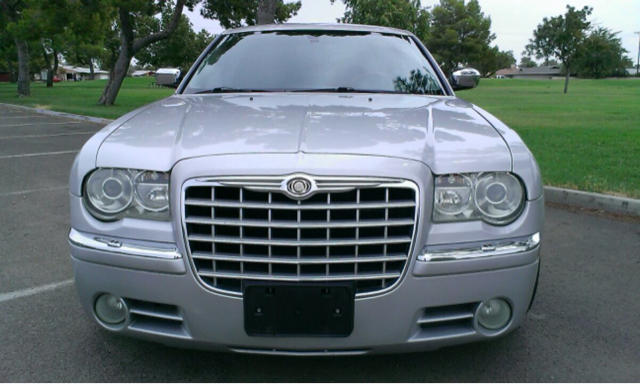 2006 Chrysler 300 Regular Cab