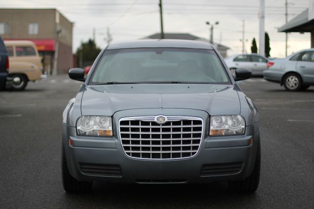 2006 Chrysler 300 Unknown