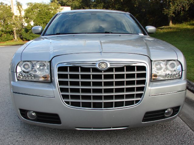 2006 Chrysler 300 SLT 25