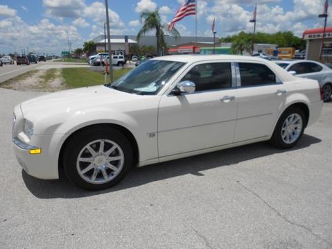 2006 Chrysler 300 Crew Cab 156 Inch XLT 4WD 4x4 Truck