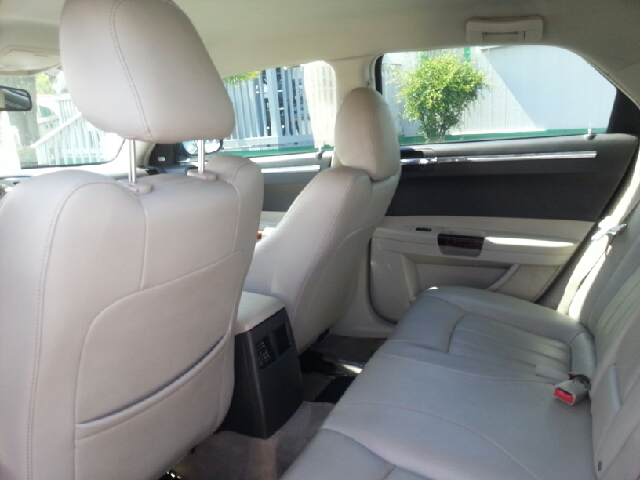 2006 Chrysler 300 Regular Cab