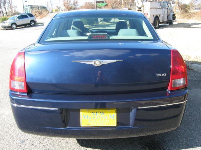 2006 Chrysler 300 Unknown