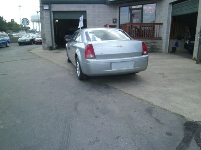 2006 Chrysler 300 Base