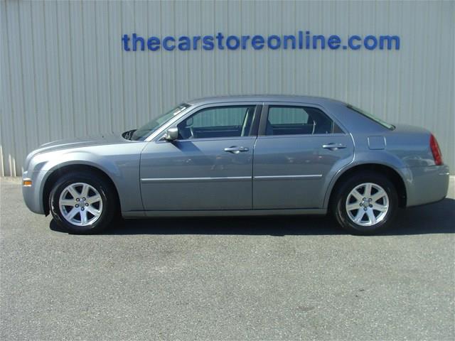 2006 Chrysler 300 R1