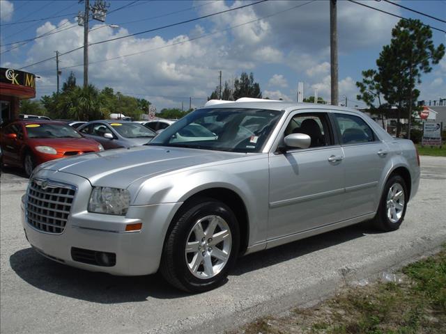 2006 Chrysler 300 Unknown