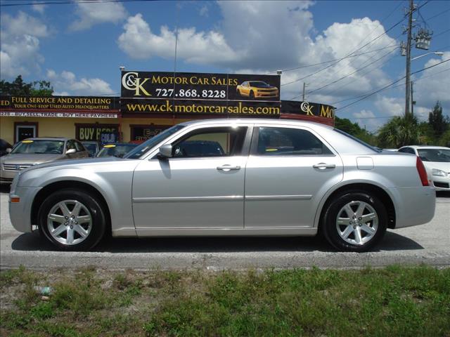 2006 Chrysler 300 Unknown