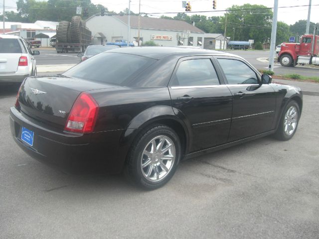 2006 Chrysler 300 Base