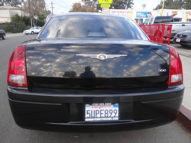 2006 Chrysler 300 Base