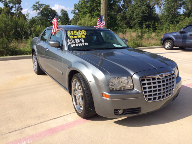2007 Chrysler 300 LS Flex Fuel 4x4 This Is One Of Our Best Bargains