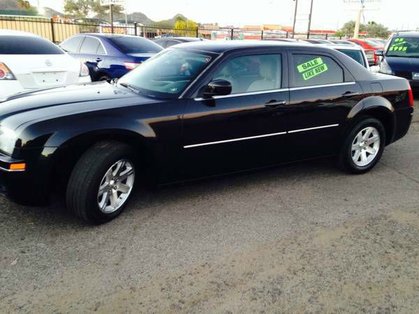 2007 Chrysler 300 LS Flex Fuel 4x4 This Is One Of Our Best Bargains
