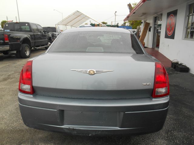 2007 Chrysler 300 Base