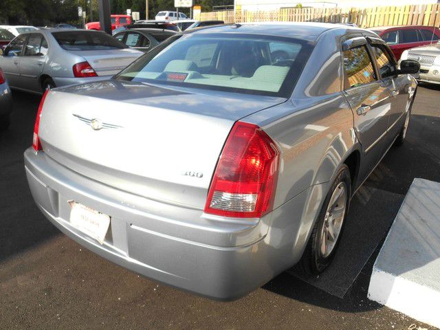 2007 Chrysler 300 Base