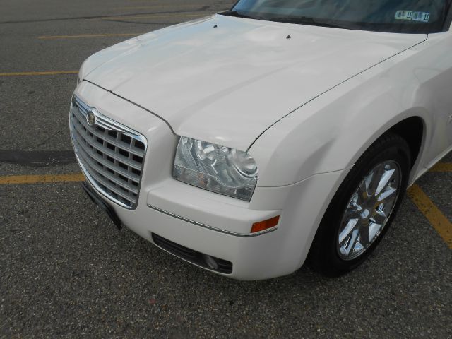 2007 Chrysler 300 SLT 25