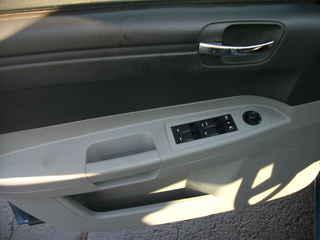 2007 Chrysler 300 Base