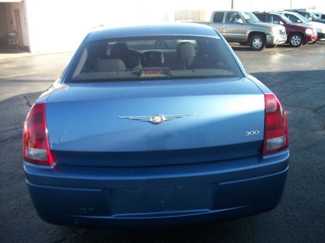 2007 Chrysler 300 Base