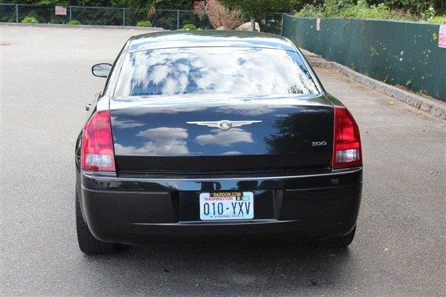 2007 Chrysler 300 Unknown