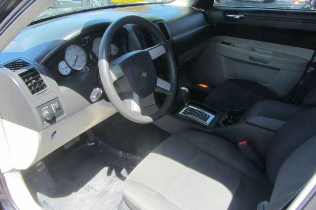 2007 Chrysler 300 Unknown