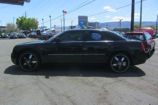 2007 Chrysler 300 Unknown