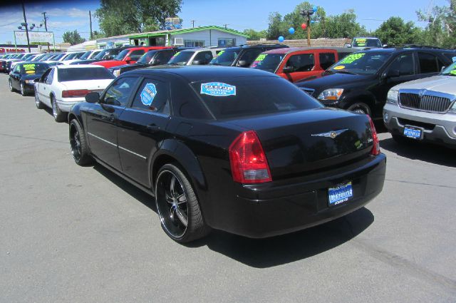 2007 Chrysler 300 Unknown
