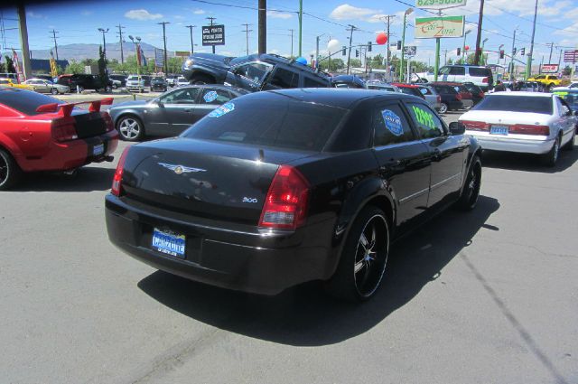 2007 Chrysler 300 Unknown