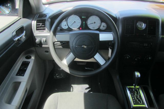 2007 Chrysler 300 Unknown