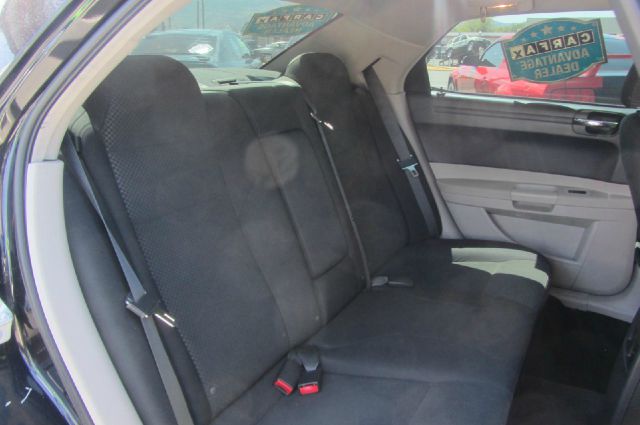 2007 Chrysler 300 Unknown