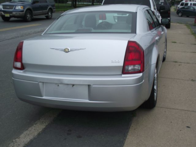 2007 Chrysler 300 Base