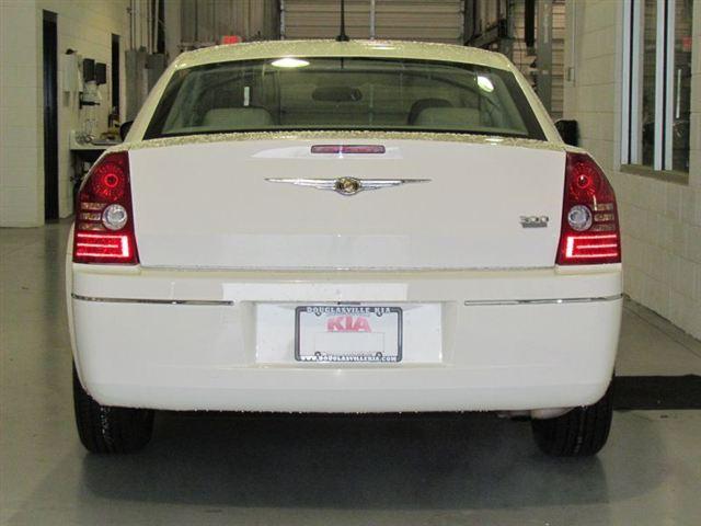 2008 Chrysler 300 SLE / 4x4