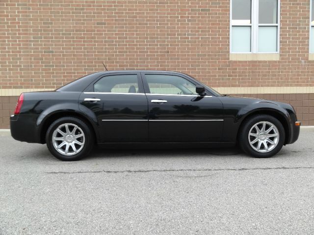 2008 Chrysler 300 SLT 25