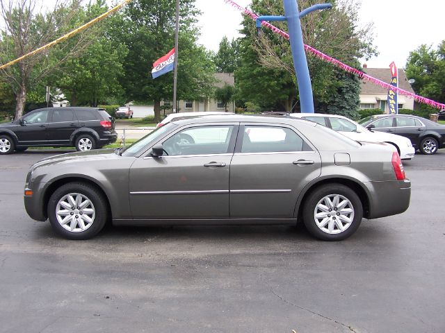 2008 Chrysler 300 Elk Conversion Van